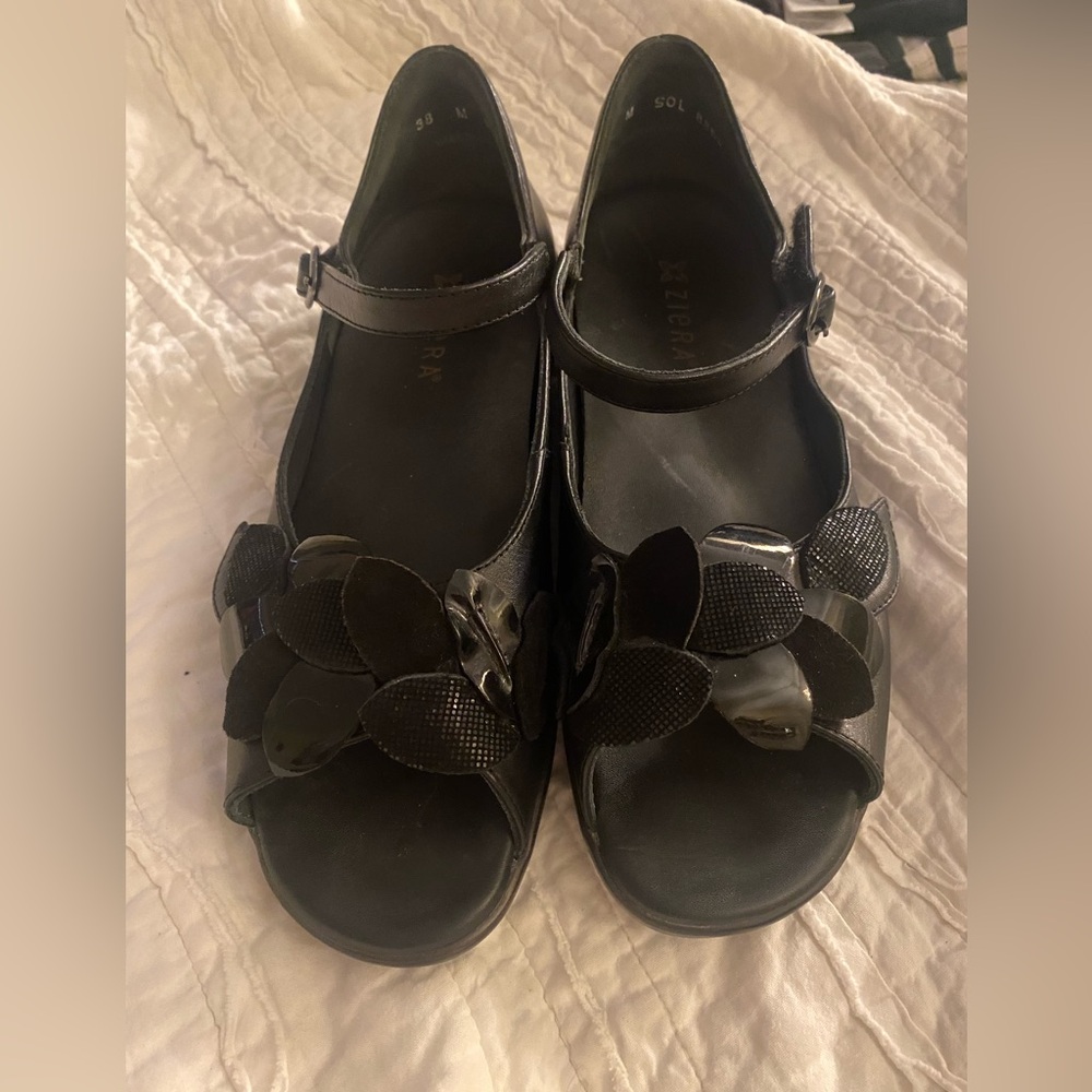 Ziera leather sandals 7.5 black